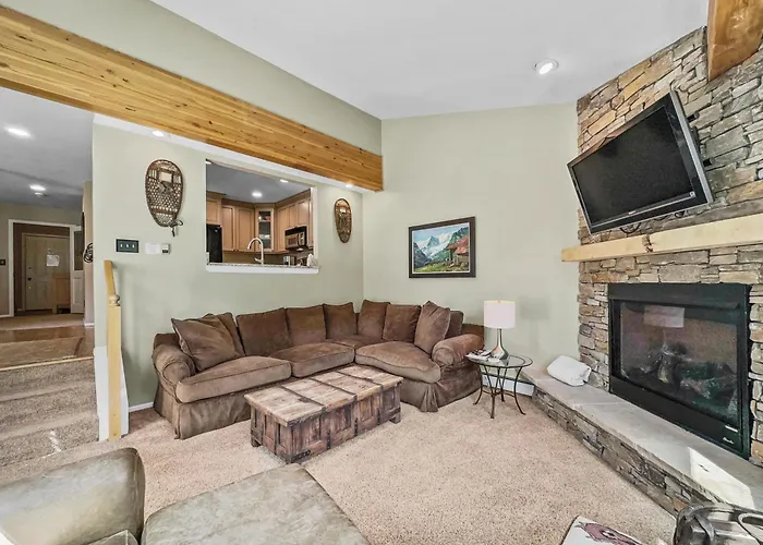 Woods25 Townhome Apartment