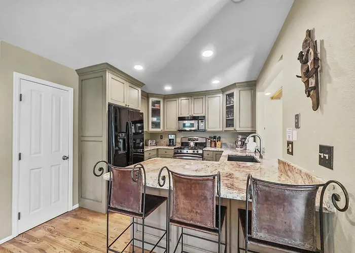 Woods25 Townhome Apartment *