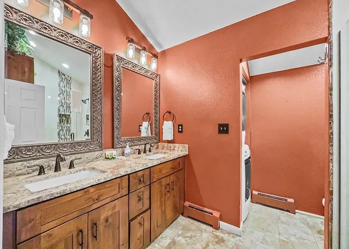 Woods25 Townhome Apartment