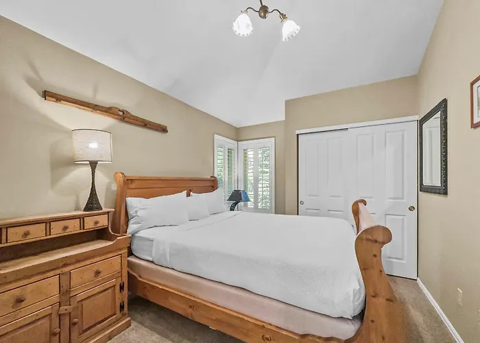 Woods25 Townhome Apartment *